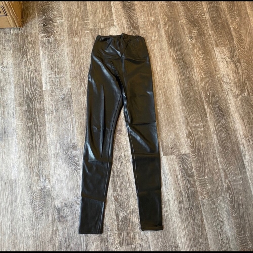 Aritzia Wilfred  |  Daria Legging - Picture 7 of 8
